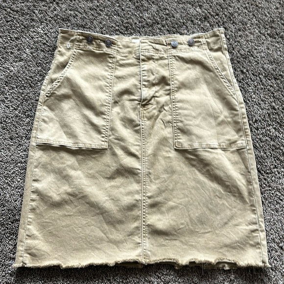 bohme Dresses & Skirts - Bohme skirt. Hits just above knee. Has a little stretch to it. Sz 31